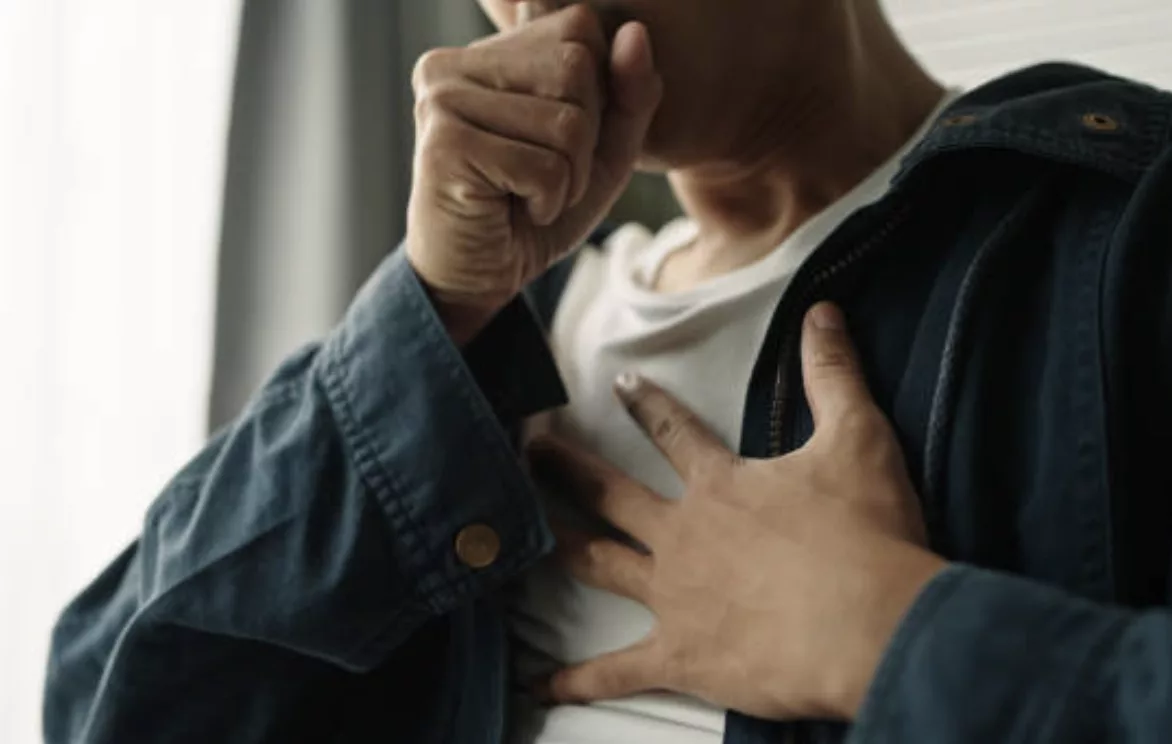 Eduardo Navarro, praticien en médecine chinoise à Montauban, spécialiste du traitement de l'asthme par MTC